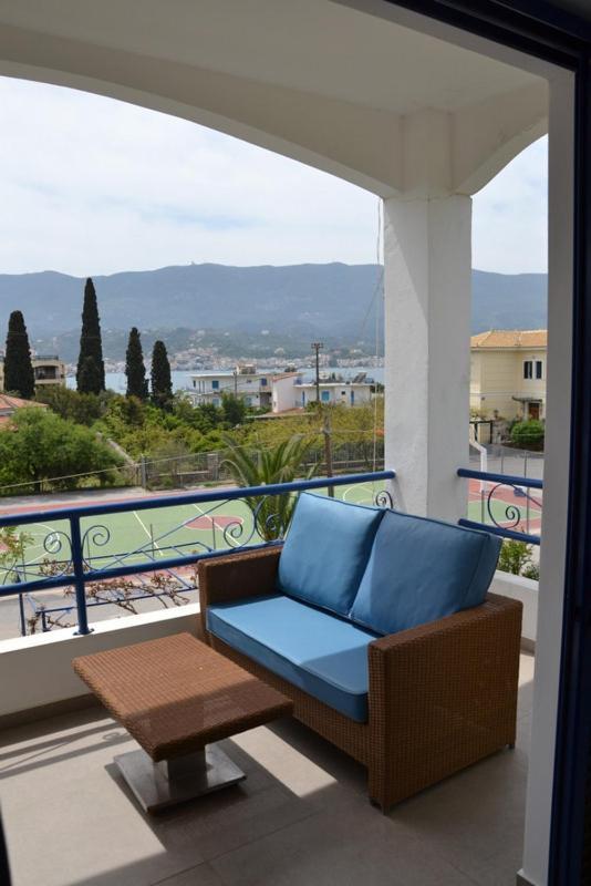 Poros Town Valente Perlia Rooms מראה חיצוני תמונה